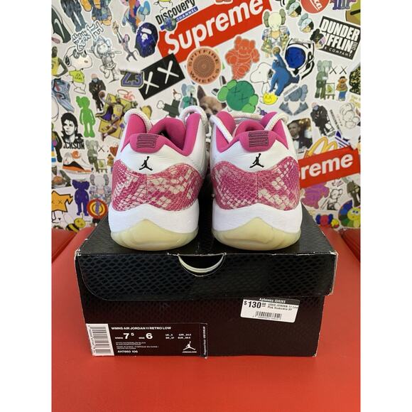 Size 7.5 - Air Jordan 11 Retro Low Pink Snakeskin W 100% Authentic 6M - Picture 4 of 5